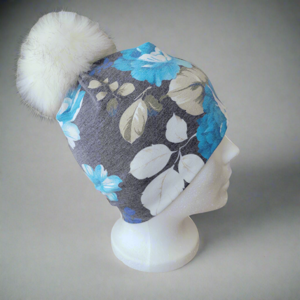 Tuques à pompons détachables
