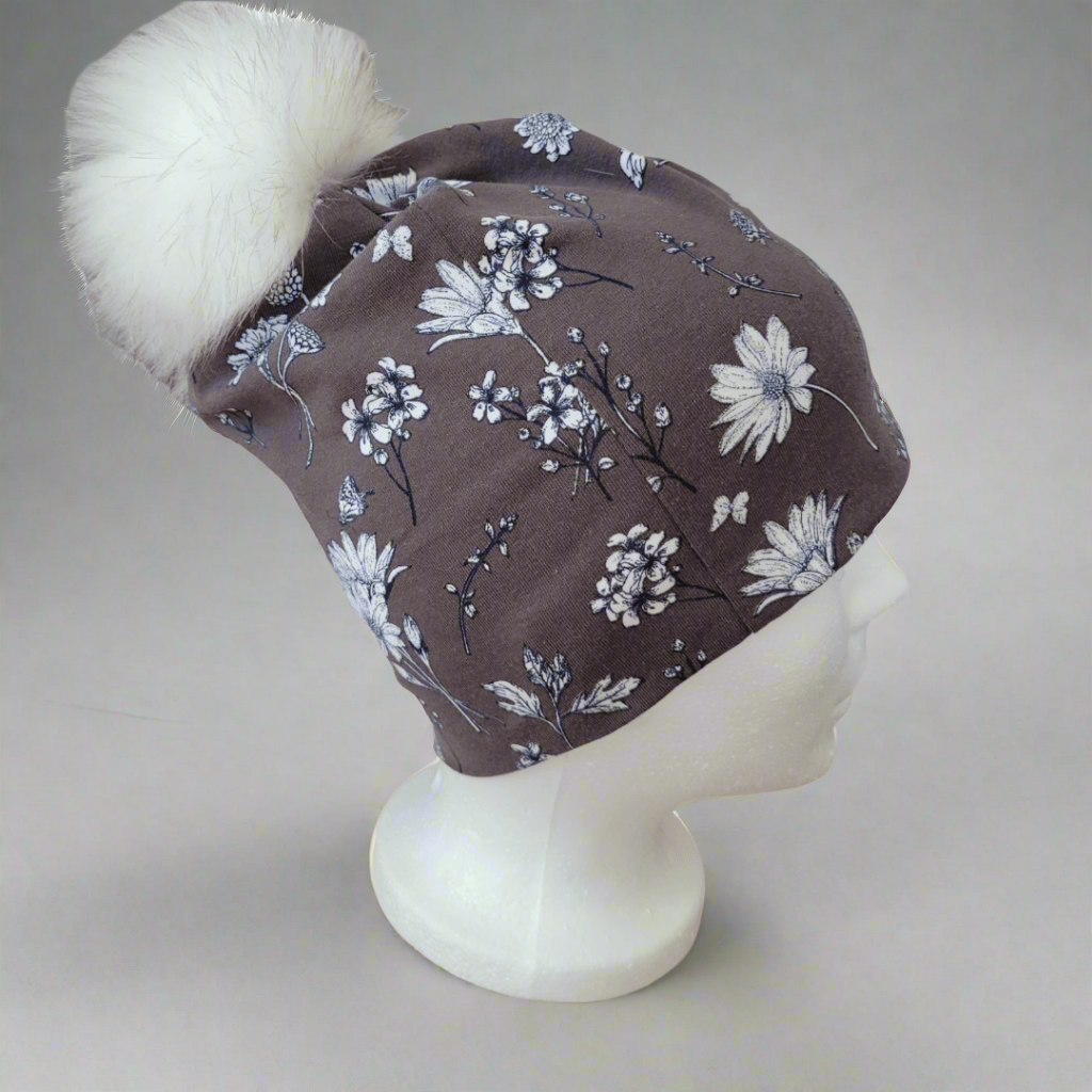 Tuques à pompons détachables