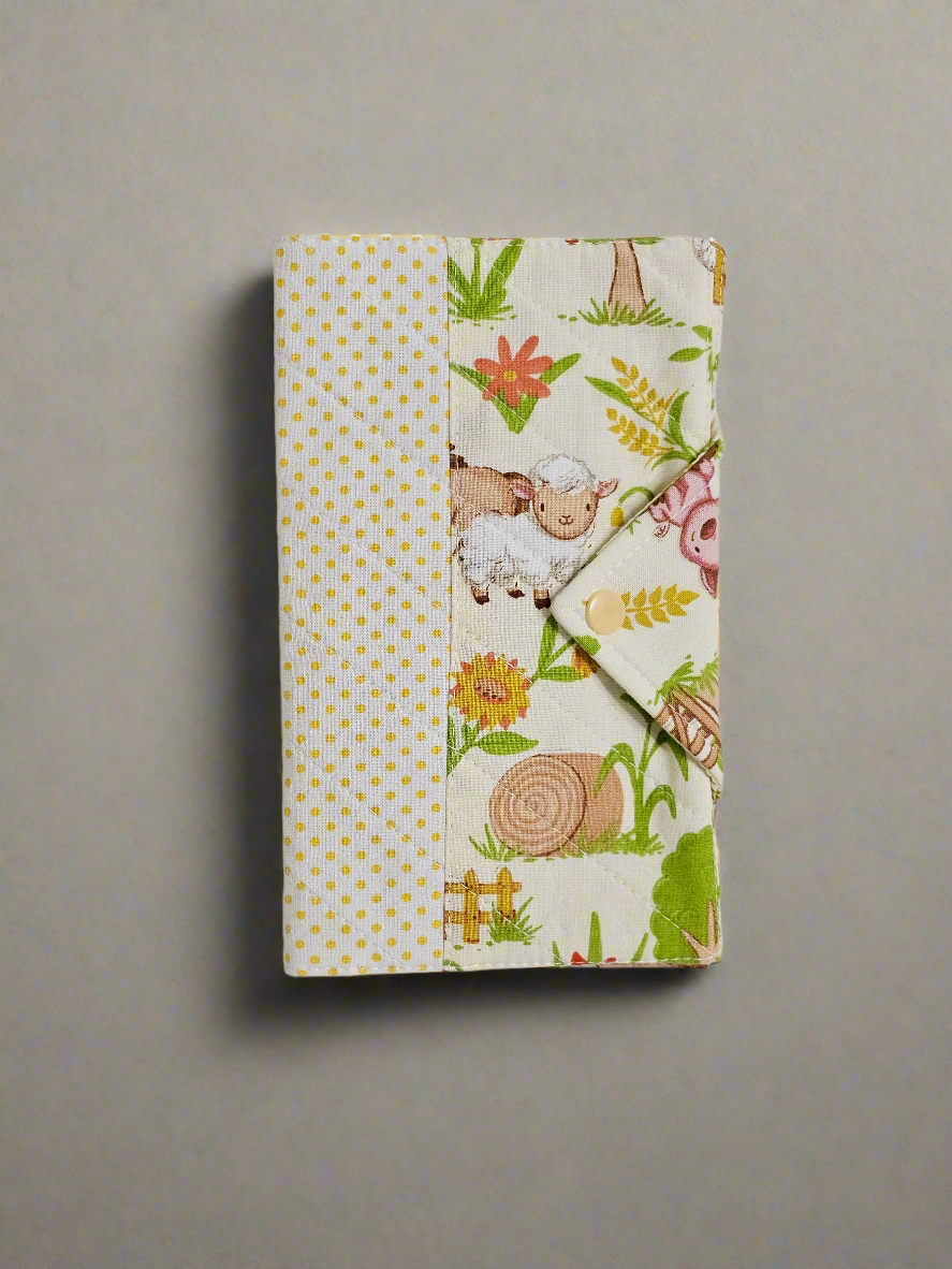 Ens. serviette de bain, lingettes (2) et protège carnet de santé pour bébé