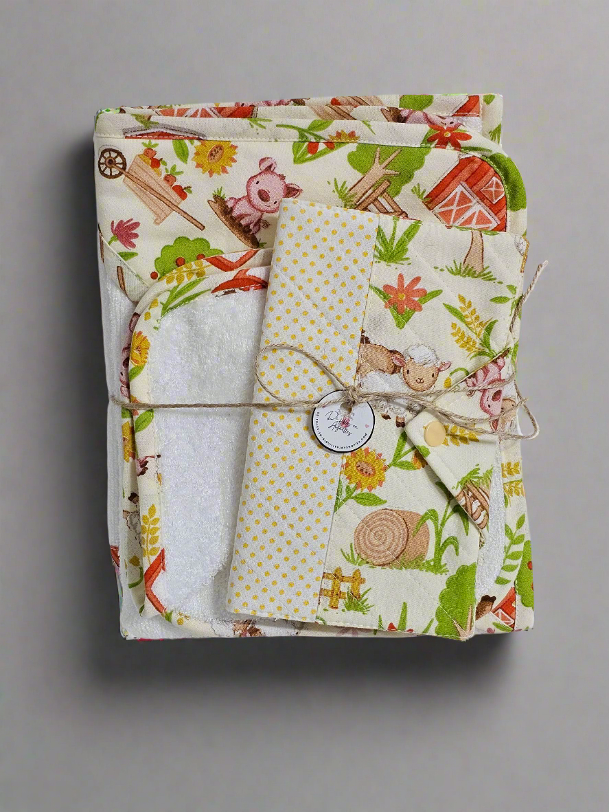 Ens. serviette de bain, lingettes (2) et protège carnet de santé pour bébé